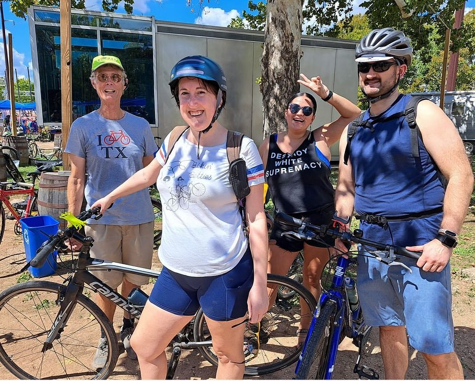East Austin Food Trucks at 900 Springdale Food Park -Happy Cyclists
